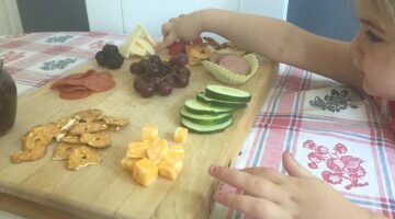How to make a charcuterie board for kids